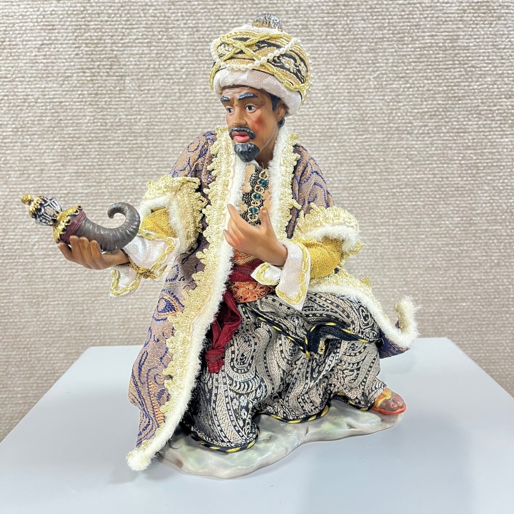 RARE 10.5" Kneeling Wisemen 2005 Members Mark Nativity Hand Painted Replacement